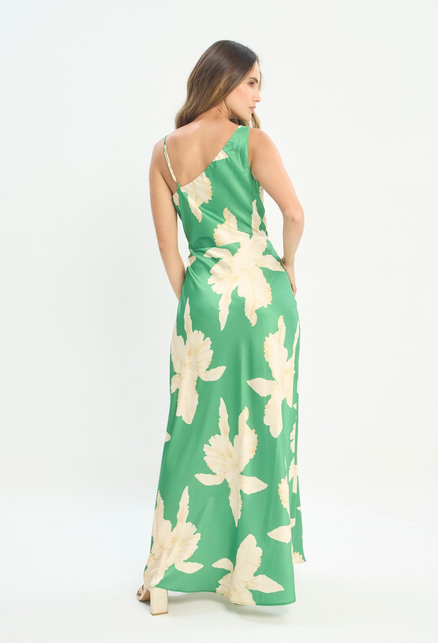 Mujer luciendo vestido verde BYBLA - Tiritas Drapeado - vista 3