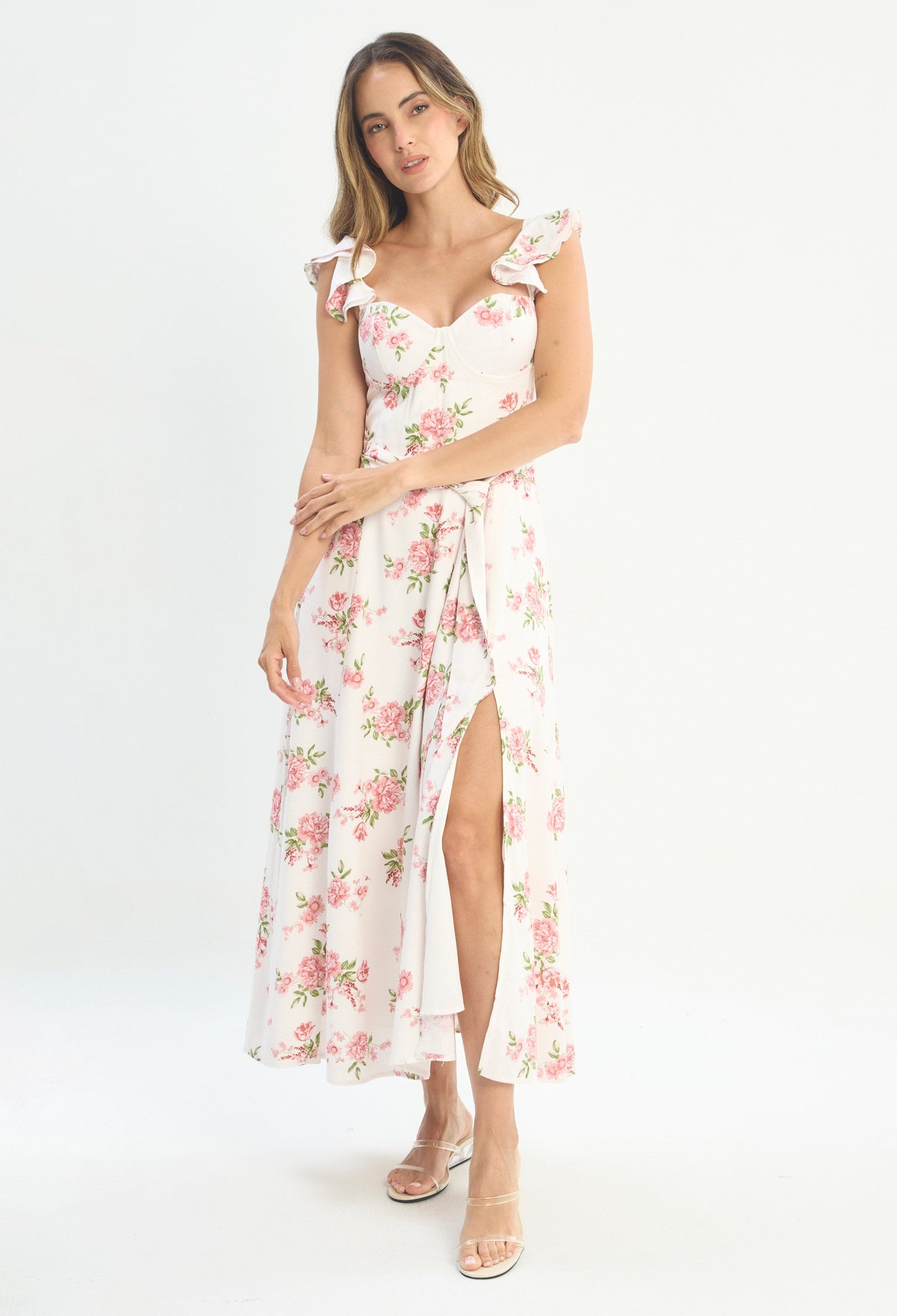 Mujer luciendo vestido beige BYBLA - Tiritas Floral - vista 4